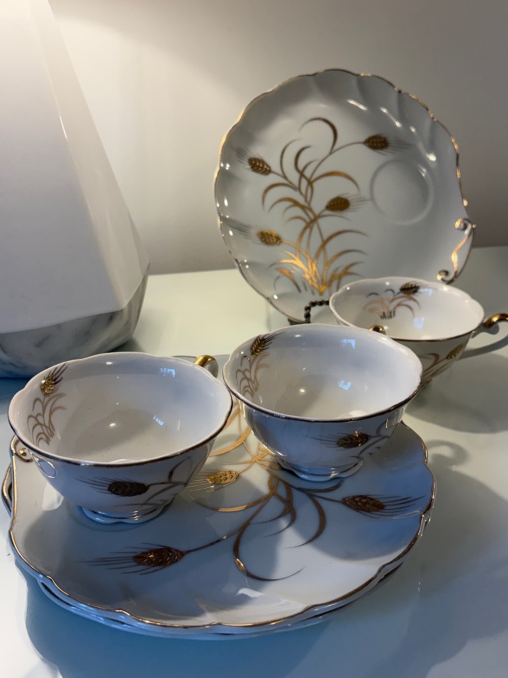 3 sets of 2 pieces. Lefton Wheat snack plates and cups. 1950s.